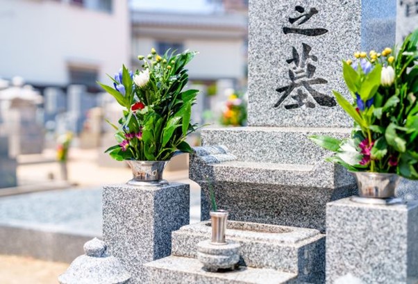 お墓を移すのはよくない？改葬が増えている理由と引越しの手順も